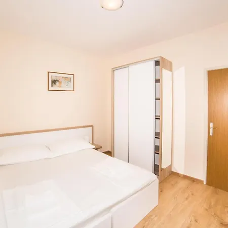 Apartament By The Sea Gradac, Makarska - 6886 Gradac (Split-Dalmatia)